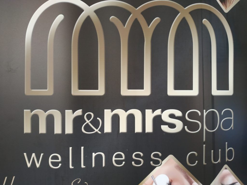 MR & MRs SPA