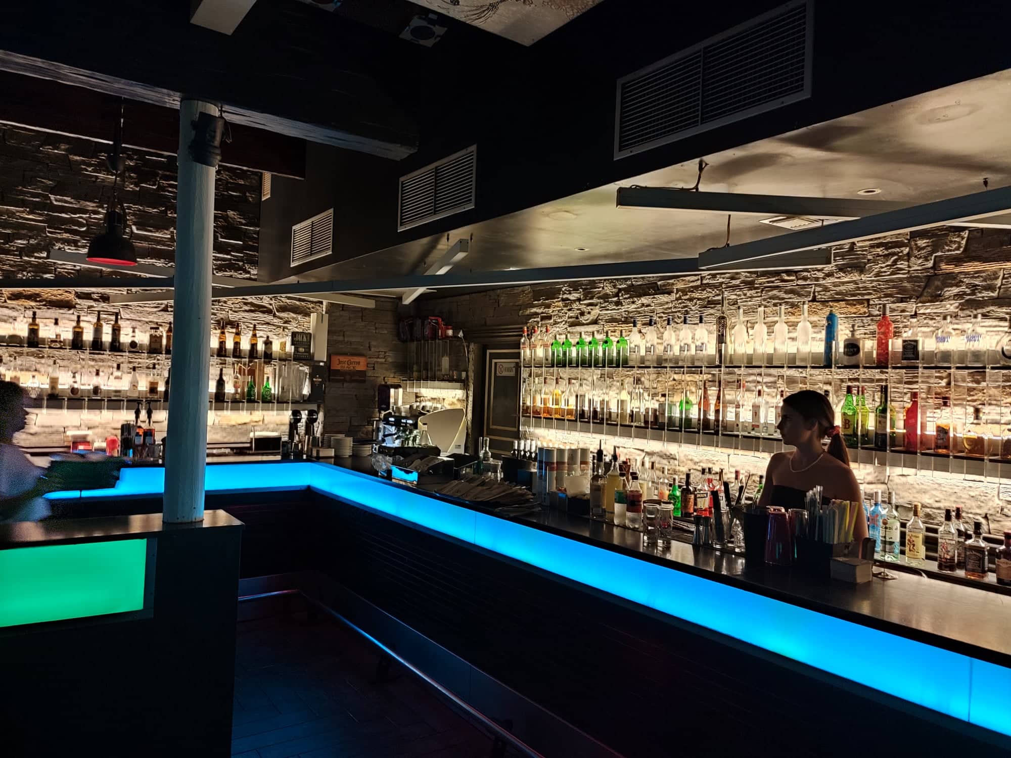 NOVUS Cafe – RestoBar