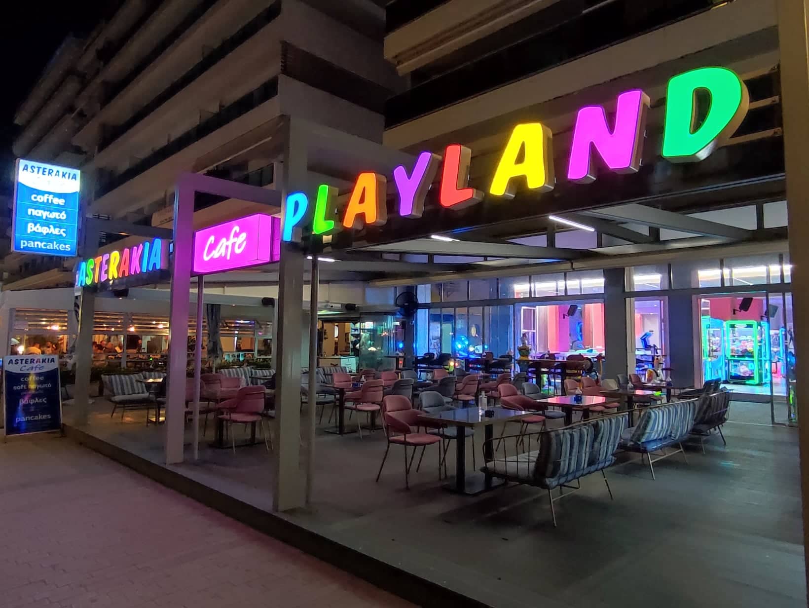 ASTERAKIA CAFE PLAYLAND