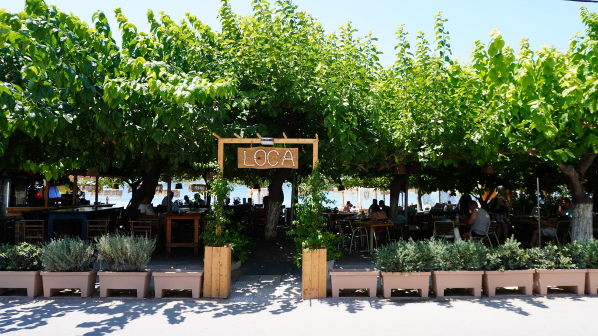 LOCA BECH BAR