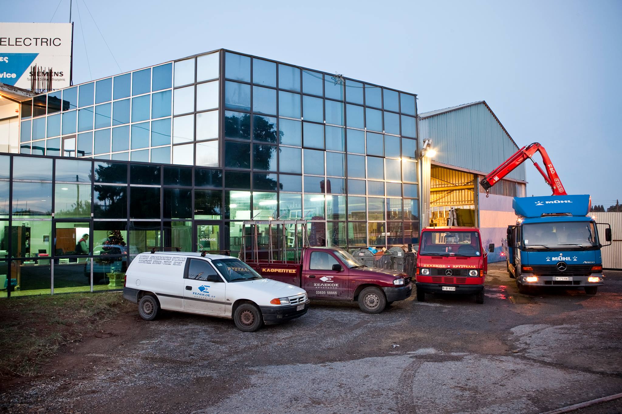SELEKOS GLASS