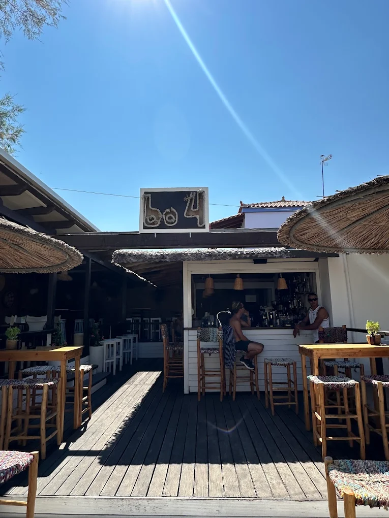 BO4 ALL DAY CAFE ALL NIGHT BAR